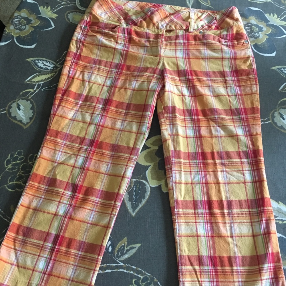 🚫SOLD🚫Yellow/Red plaid capris